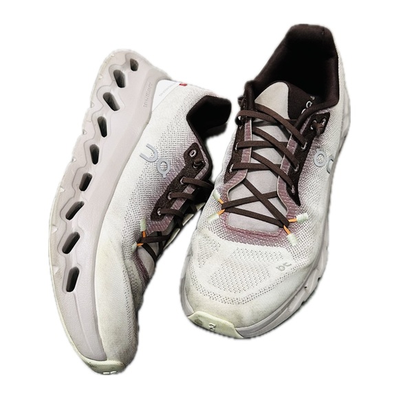 On Running Women's Cloudtilt Low Top Sneakers in Quartz / Pearl W7.5 - Picture 1 of 8
